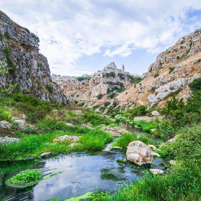 Gravina di Matera, un canyon carsico sul Cammino Materano