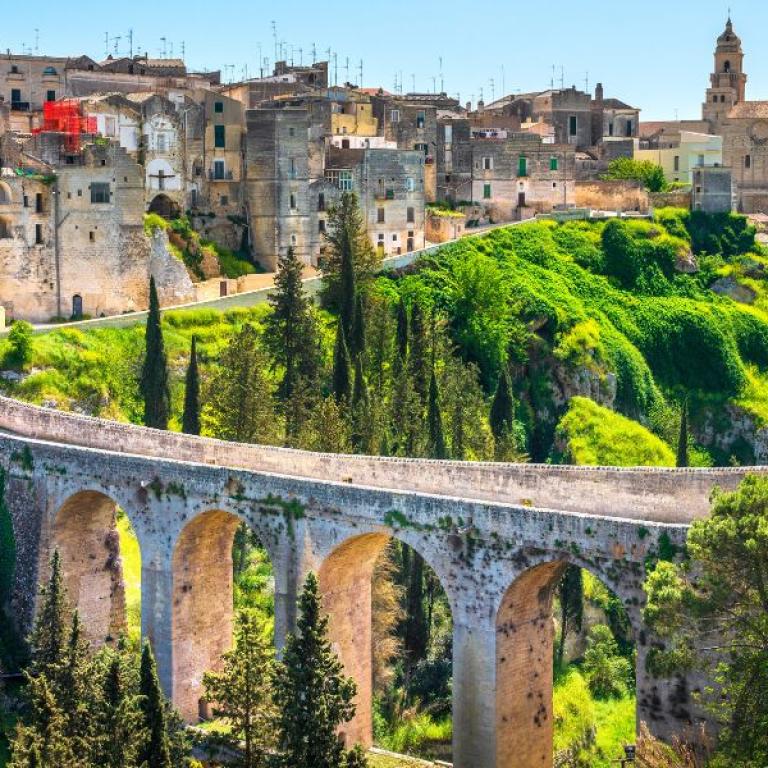 il Ponte Acquedotto Madonna della Stella a Gravina di Puglia sul Cammino Materano