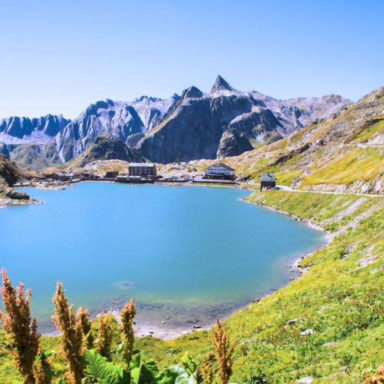 lago gran san bernardo svizzera