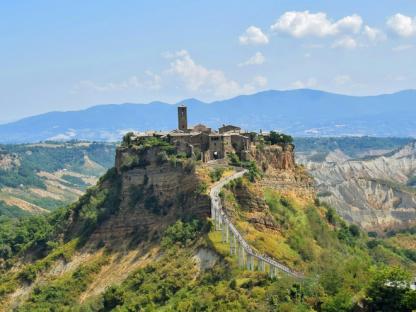 VIA ROMEA GERMANICA: STAGE 3, CASTIGLION DEL LAGO TO MONTEFIASCONE Self-Guided