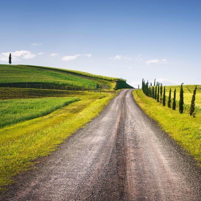 short breaks trips walking path in tuscany